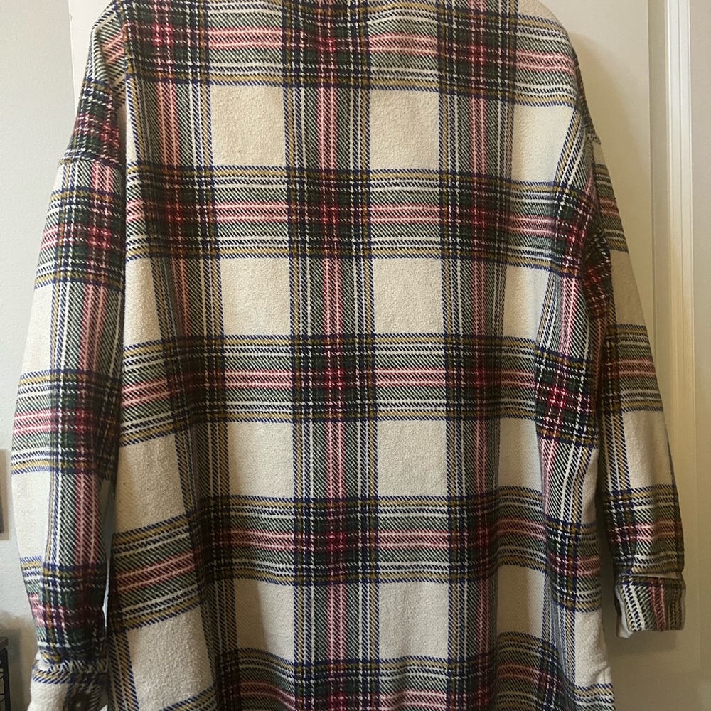 Maurice’s women’s plus Sz 2 flannel shacket ivory red green plaid - Picture 2 of 6